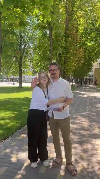 Наш корреспондент Юрий Чернявский и его дочь Маша сегодня вместе сдают вступительные экзамены в ПГУ