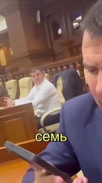 Молдавскому депутату мошенники позвонили прямо во время заседания Парламента