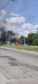 В Бендерах на Солнечном загорелся автомобиль