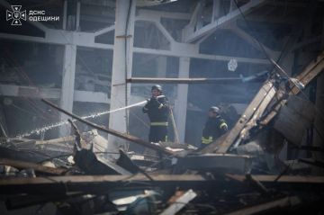 ВС РФ нанесли комбинированный удар ракетами и дронами по тыловым объектам в Одесском районе