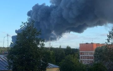 В Красном Бору (Питер) возгорание на складе вб после попадания бпла