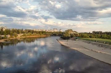 В зеркале чистой воды. Фото Валентина Чемякина