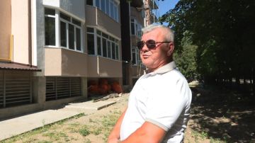 На фото — человек, который почти полвека строит Бендеры