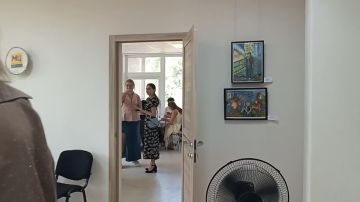 В Молодёжном центре открылась выставка «Арт-дебют» — свои работы представили непрофессиональные художники