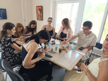 На мероприятии также прошёл мастер-класс по изготовлению книжных закладок