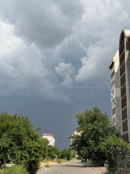 Гидрометцентр передаёт грозы и порывистый ветер (до 15 м/с) в ближайшие часы
