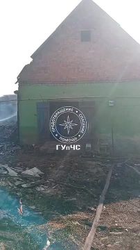 В Малаештах горит дом, соседний сарай, сухая трава на огородах