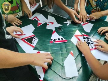 Запоминаем ПДД играя. . Игровое мероприятие о правилах дорожного движения 10 августа объединило ребят 7–12 лет, отдыхающих в Летнем лагере дневного пребывания «Интенсив» (на базе филиала Дворца детского и юношеского...