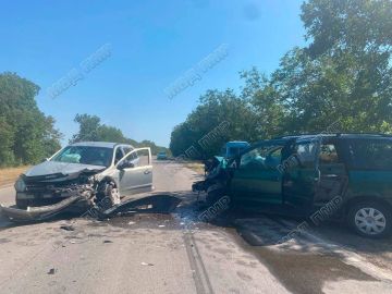 На дороге между Бутучанами и Попенками столкнулись Opel и Volkswagen: пострадали ребёнок и пенсионерка