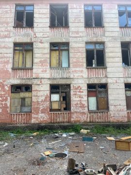Сейф для четверых. . Что можно найти в заброшенной школе? Четверо несовершеннолетних жителей Суклеи и Тирасполя решили, что сдать металлический сейф в пункт приёма металлолома — неплохая возможность заработать карманные...