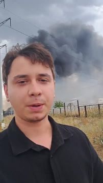 В Парканах на предприятии, которое производит масло, горит резина