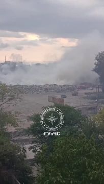 Свалка на Кировском опять горит, пожарные с утра её тушат