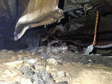 В селе Мокра Рыбницкого района прямо во дворе частного дома загорелся автомобиль BMW