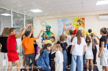 «Чтобы у детей было больше праздников»