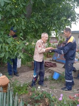 Котёнка спасли из 32-метрового колодца