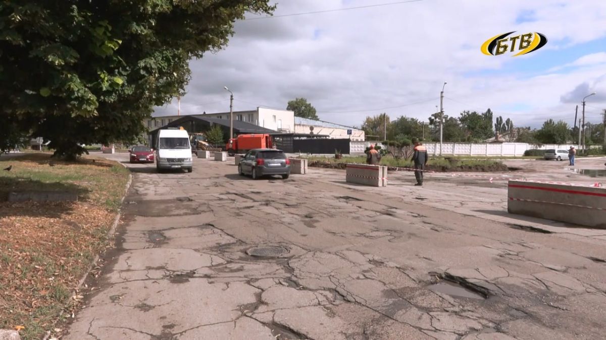 В Бендерах ремонтируют дорогу у круга в районе пивзавода