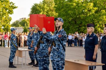 48 курсантов ТЮИ приняли Присягу
