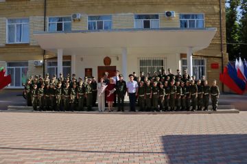В нашем фоторепортаже – торжественный марш, волнение новобранцев и поддержка родителей