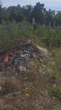 Это старое русское кладбище на Кировском в Тирасполе