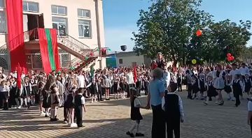 В школах города сегодня звучат первые звонки
