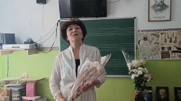 Преподаватель музыкально-теоретических дисциплин Наталья Драмарецкая поздравляет всех с началом музыкального учебного года