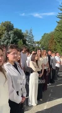 День знаний в Институте сельского хозяйства им. Фрунзе. В этом году здесь более 300 первокурсников: будущие аграрии, мехатроники, ветеринары