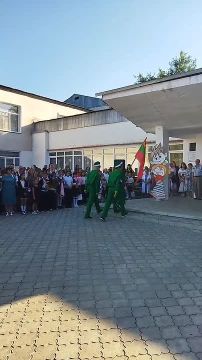 В школах района проходят торжественные линейки, посвященные Дню знаний