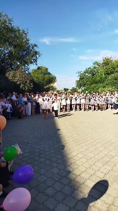 Первый школьный звонок в Слободзейском ТЛК им. П. К. Спельник