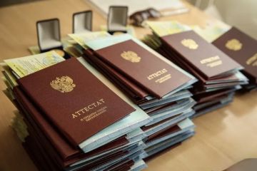 Выпускникам школ Приднестровья с этого года вместе с приднестровскими аттестатами выдают российские