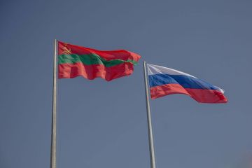 ПРИДНЕСТРОВЦЫ ОТМЕЧАЮТ 36-Ю ГОДОВЩИНУ ОБРАЗОВАНИЯ РЕСПУБЛИКИ