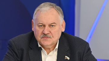 Публикуем ещё пару поздравлений из России – в день праздника для всех жителей ПМР: