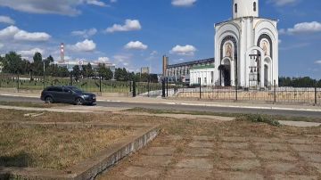 «Заброшки» портят вид на военно-историческоий мемориал в Бендерах