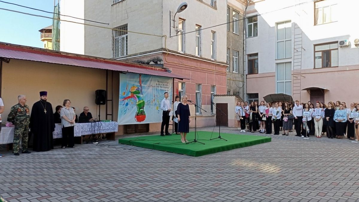 НАЧАЛЬНИК ГОСУДАРСТВЕННОЙ СЛУЖБЫ ПО КУЛЬТУРЕ И ИСТОРИЧЕСКОМУ НАСЛЕДИЮ ПОЗДРАВИЛА СТУДЕНТОВ И ПЕДАГОГОВ ПРОФИЛЬНЫХ ВУЗОВ С НАЧАЛОМ УЧЕБНОГО ГОДА