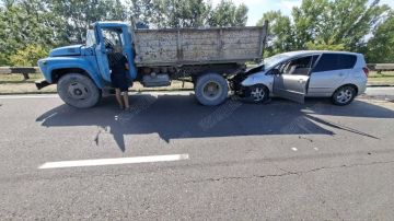 Накануне «Тойота» врезалась в ЗиЛ на мосту в Бендерах