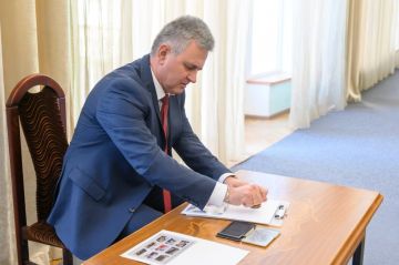 «Вы – часть приднестровского народа, одна из лучших её составляющих», – Президент Вадим Красносельский поздравил армию с юбилеем