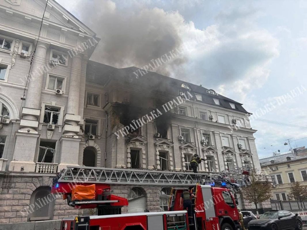 В центре Киева нанесён удар дроном по зданию СБУ