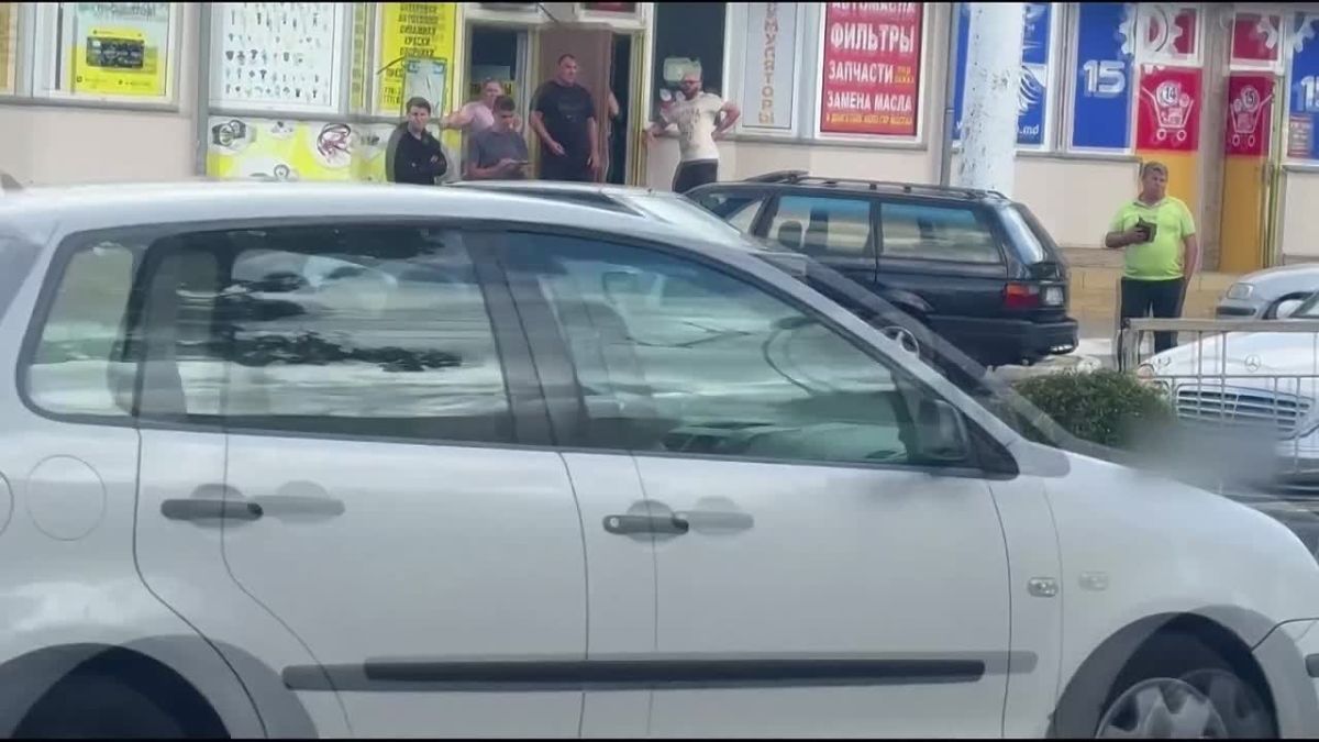 ДТП в Бендерах на улице Ермакова у магазина "Автостар"