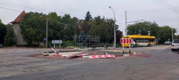 У «Фоишора» этой ночью снова снесли знаки кругового движения
