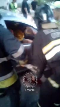 Водителя «Шкоды» зажало в машине после аварии в Бендерах