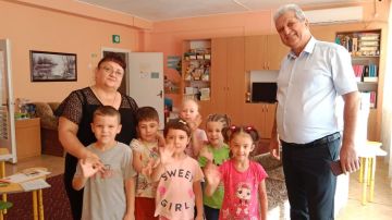 Полезный подарок. Депутат Верховного Совета ПМР Борис Герман передал воспитанникам Бендерского детского дома большую партию обуви – более 150 пар