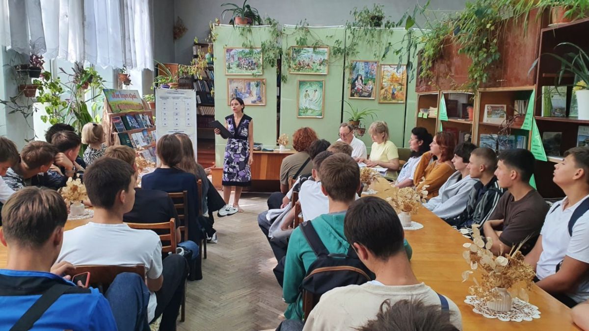 В ЦЕНТРАЛЬНОЙ БИБЛИОТЕКЕ г. ДУБОССАРЫ ПРОШЁЛ ИСТОРИЧЕСКИЙ КВИЗ «ШАГИ ИСТОРИИ»