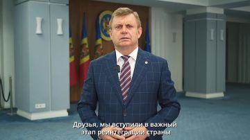 Молдавский стендап комик Валерий Киверь с лицом сурового пророка вещает, что реинтеграция Приднестровья началась, она неизбежна и Приднестровцев сливают