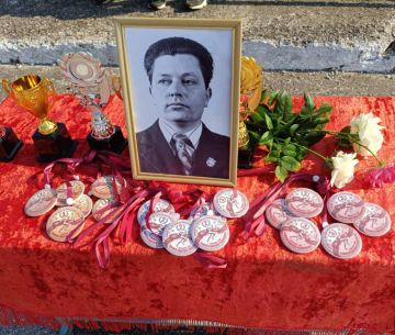 Легкоатлеты республики почтили память Виктора Тыщенкова