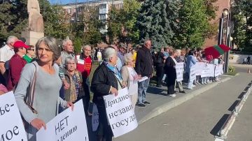 Заучит гимн Приднестровской Молдавской Республики