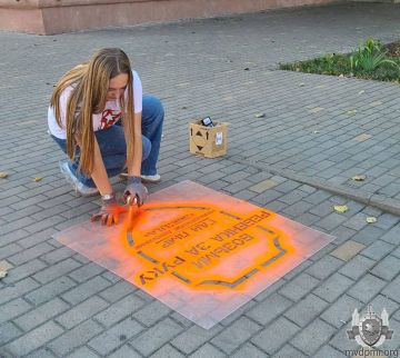 В Бендерах правила дорожного движения теперь можно прочитать прямо на тротуарах
