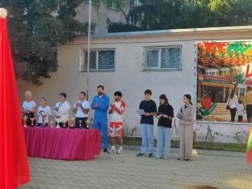 Зарядка с чемпионами. В 15-й школе Бендер проходит «Зарядка с чемпионами»