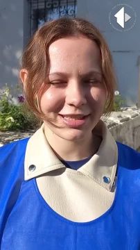 На участке дежурят волонтёры — готовы помочь тем, кому это необходимо
