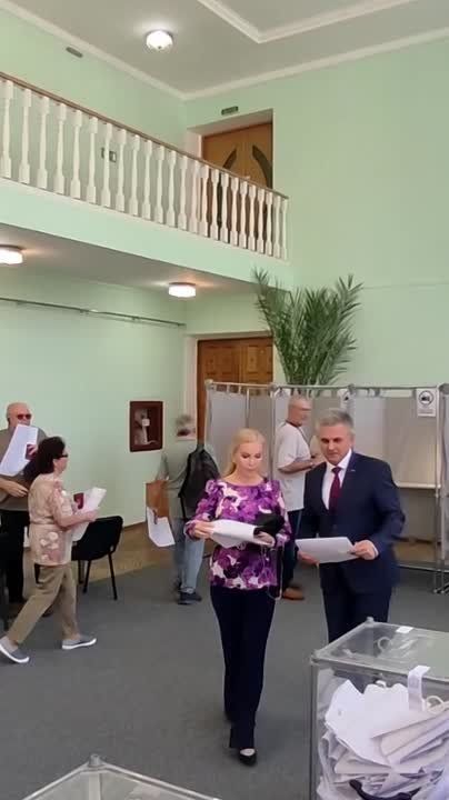 Президент Приднестровья Вадим Красносельский только что проголосовал на выборах в Госдуму