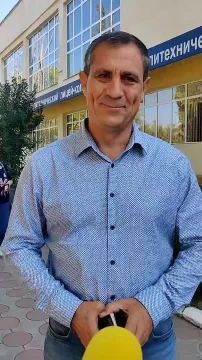 «У гражданина любого государства, помимо прав, есть и обязанности. И, конечно, одна из них — участие в выборах любого уровня. Учитывая, что я являюсь гражданином Российской Федерации, сегодня я пришёл на избирательный...