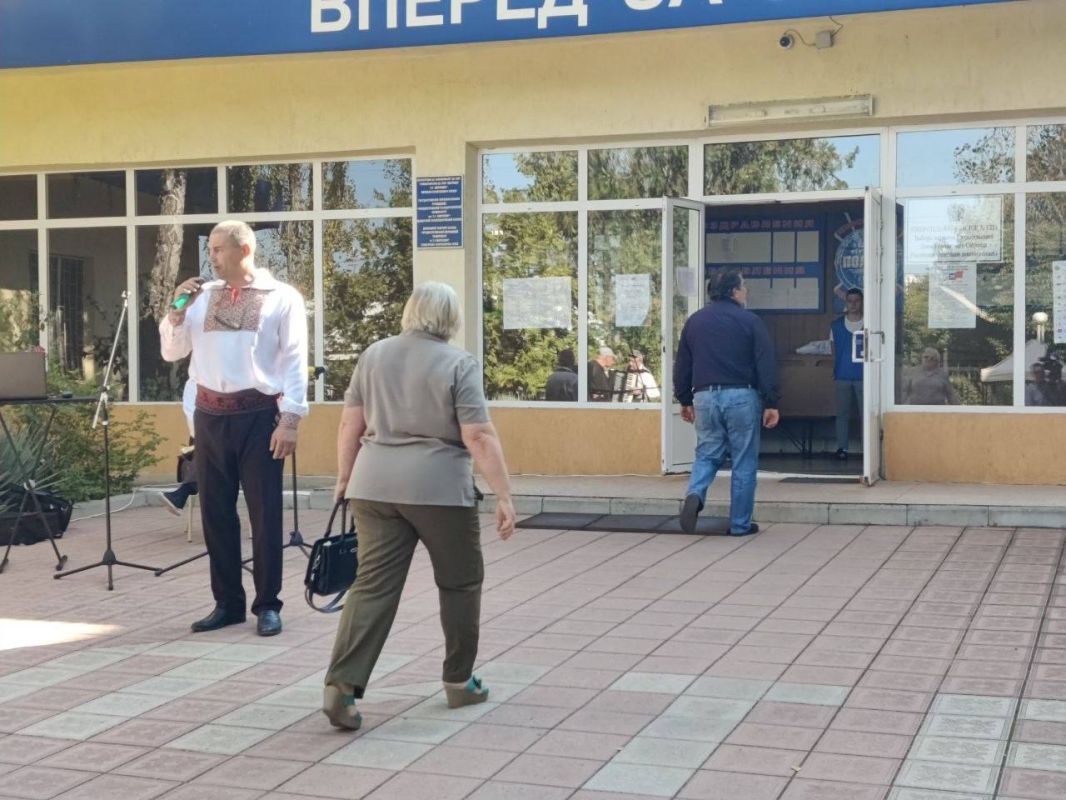 Отмечается высокая активность избирателей на всех участках для голосования в Бендерах